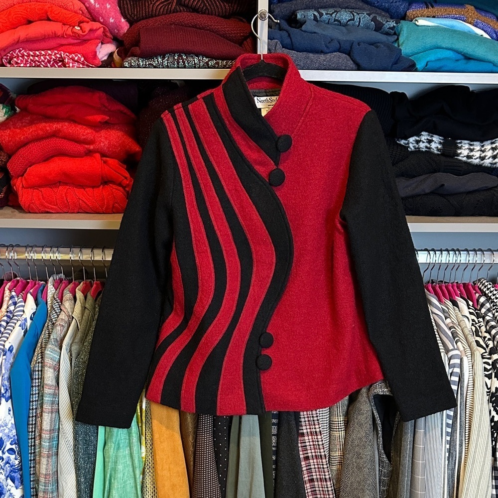 NorthStyle red/black 100% wool front snap and button closure blazer size M